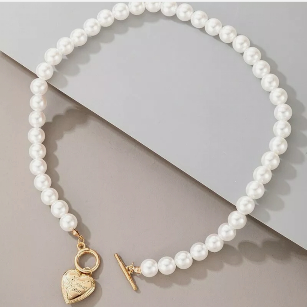 Faux pearl goldtone necklace